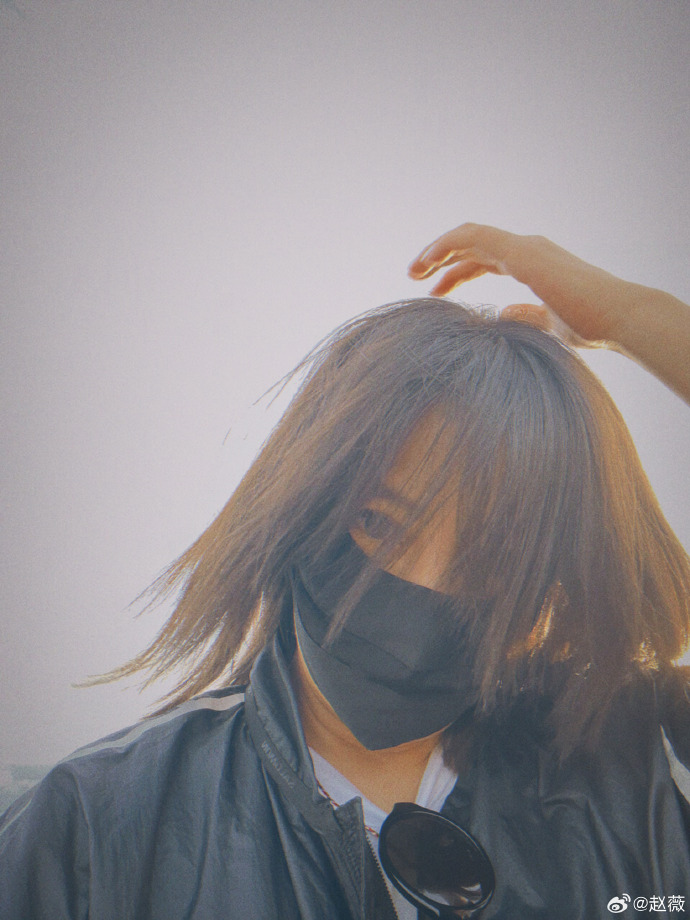 赵薇近照曝光面相变化_赵薇现在还在娱乐圈吗_赵薇被封杀近4年后现状