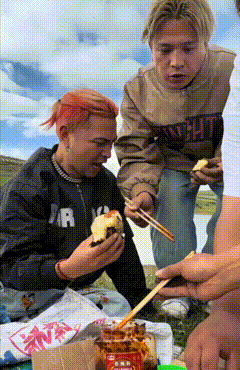 抖音热点高科技明星,_网红圈新玩法_2025网红圈趋势