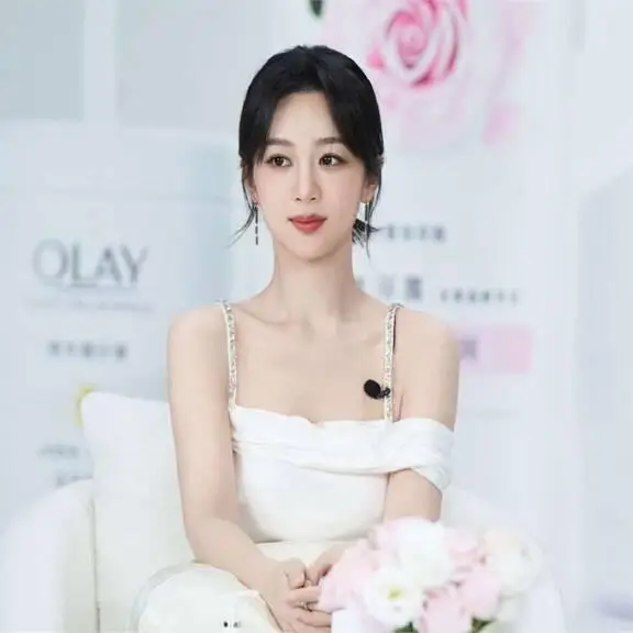 关晓彤白鹿赵露思李沁杨紫刘亦菲迪丽热巴_当下中国十大最红女明星_中国十大的女明星排名榜