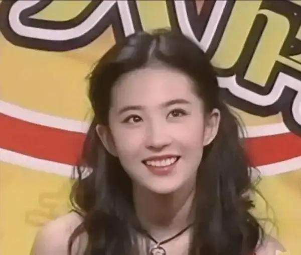 拥有迷人微笑的女星_女明星的笑容_高圆圆迷人微笑